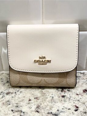 Coach Small Tri-fold Color-block Wallet NWOT